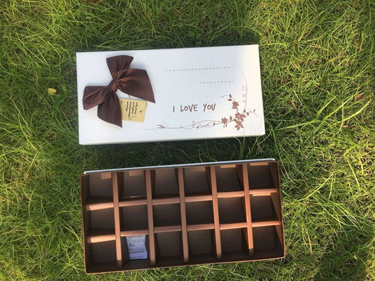 カスタマイズされた空き硬紙ギフトボックス チョコレートギフトボックス 祭りのパッケージング